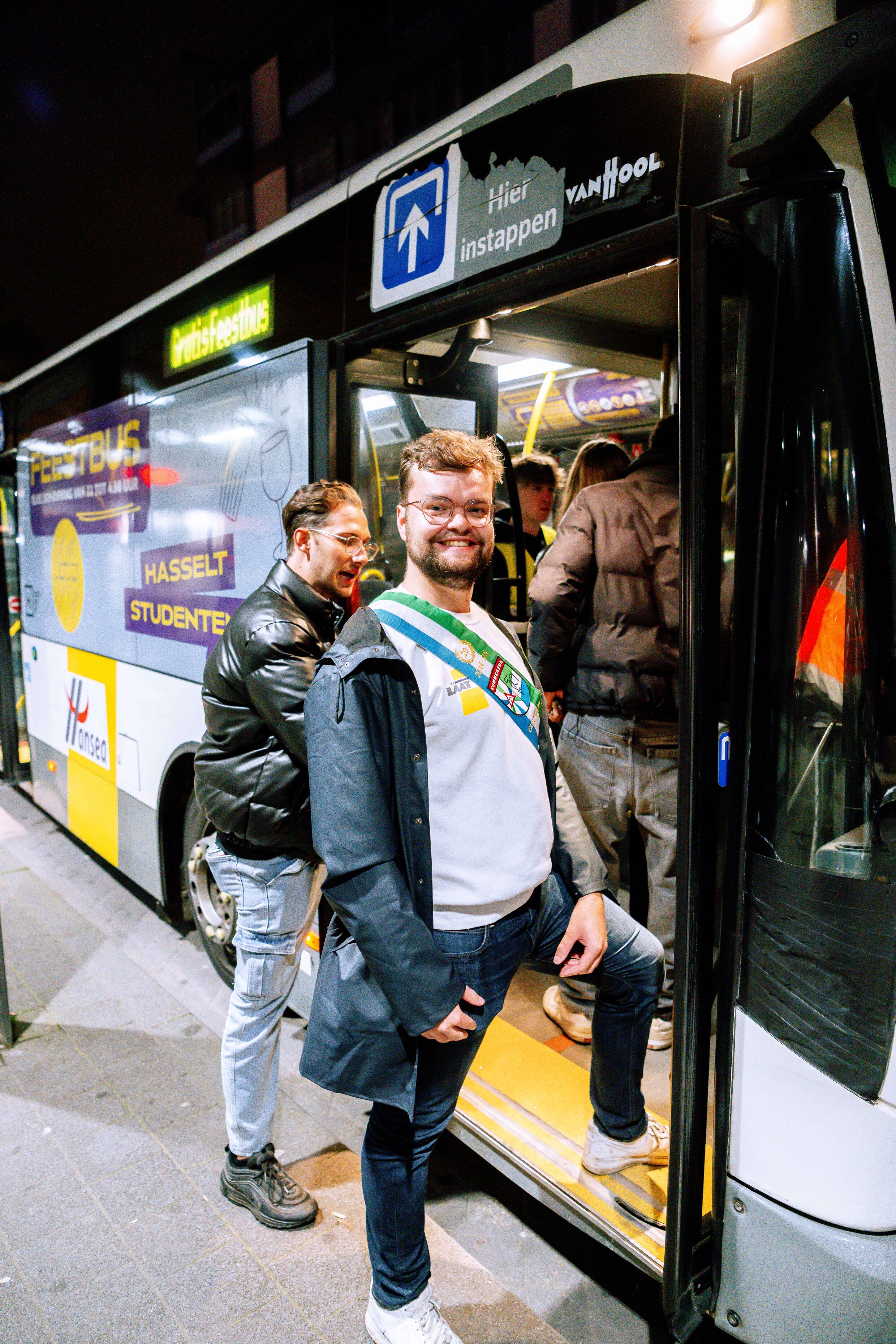 Feestbus voor studenten maakt tijdelijk comeback na afschaffing: ‘Ik ...