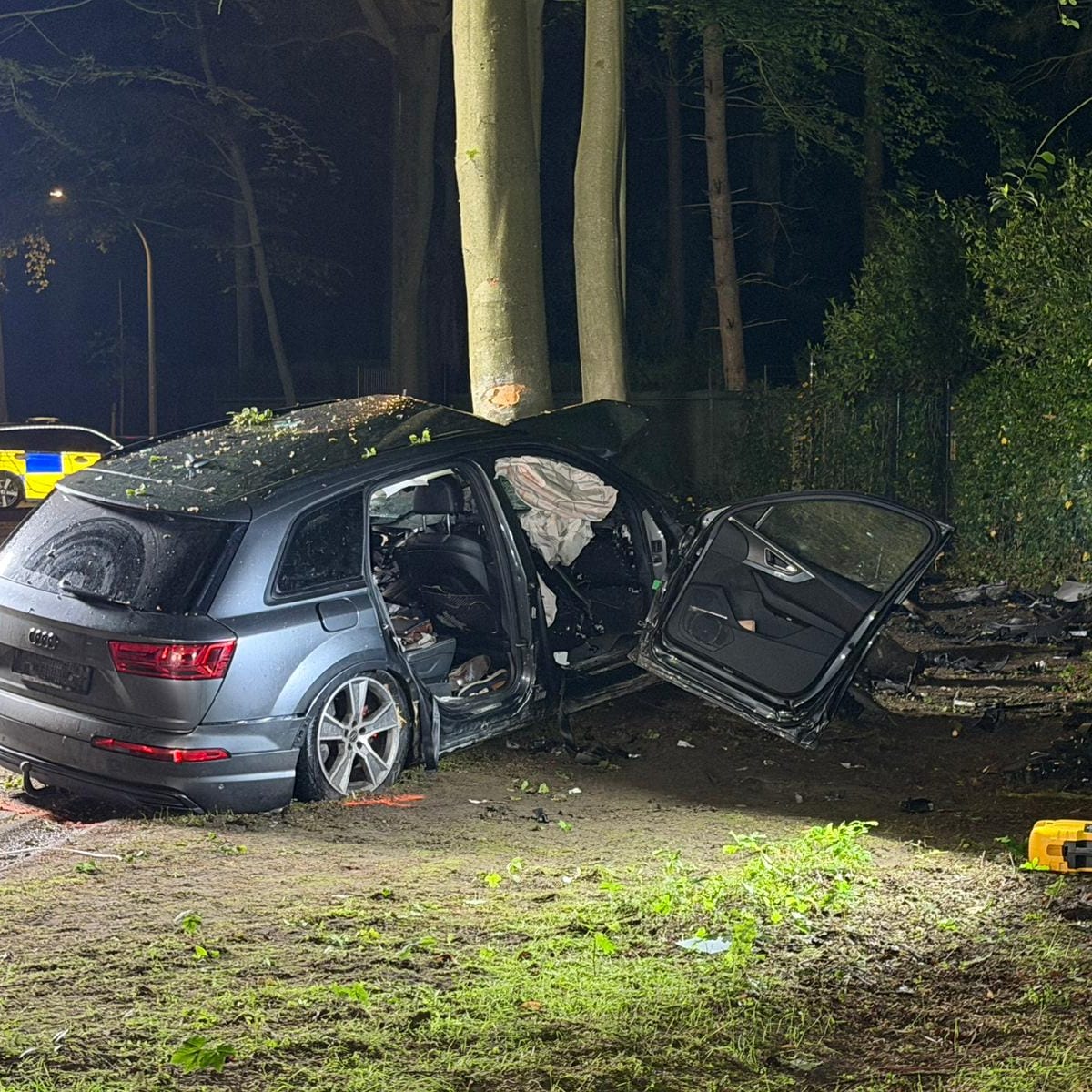 Bestuurder buiten levensgevaar na crash in Brasschaat, 14-jarige passagier  vecht nog voor leven | De Morgen