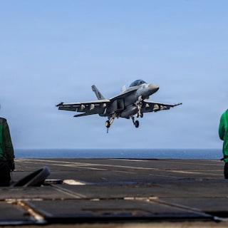 Live - Amerikaans leger voert nieuwe ‘zelfverdedigingsaanvallen’ uit op Iran na neerhalen drone, Iran valt Amerikaanse basis aan