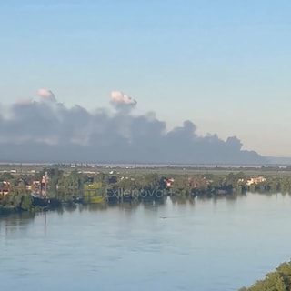 Live - Grote brand bij Russische Ilskiy-raffinaderij door droneaanval • Oekraïne beveelt evacuatie van ruim 7.000 burgers in regio Charkiv