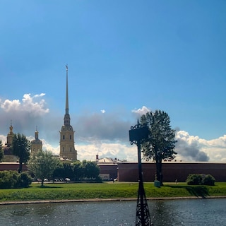 Live - Oekraïens leger zegt oliedepot en militaire basis te hebben getroffen bij aanvallen op Sint-Petersburg