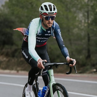 Ik geloof dat hij podium kan rijden, maar maak er geen topfavoriet van: Tiesj Benoot over komende Tour aan de zijde van supertalent Paul Seixas