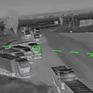 ▶ Live - ‘Vijftig Russische militaire voertuigen v