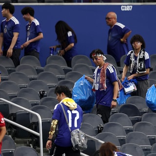 Japanse vrouwen verontwaardigd: voetbalfans ruimen tribunes wél netjes op, maar thuis niet