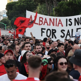 Waar blijft de steun van Europa? Dat vragen demonstranten in Albanië zich af