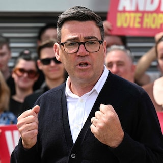 Koning van het Noorden Andy Burnham boekt verkiezingszege en kan nu premier Keir Starmer uitdagen