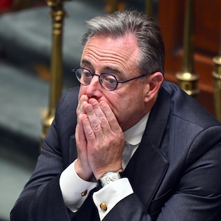 ‘Plezant was het niet’: na urenlange discussie sluit regering-De Wever wankele wapenstilstand over ethische dossiers