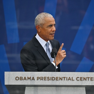 Obamas openen museum en bibliotheek in Chicago, en dat gaat niet zonder verdoken uithalen naar Trump