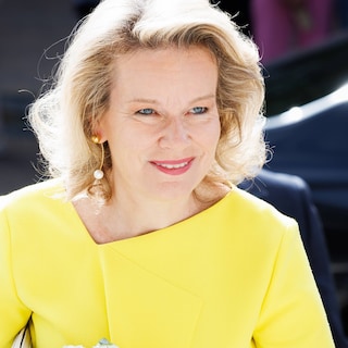 Burgemeester Charleroi verwijdert satirisch AI-filmpje koningin Mathilde op last hof
