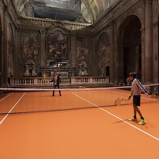 Tennis in een kerk… en het is nog meditatie ook