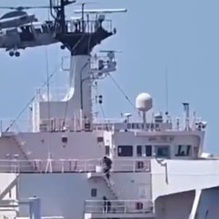 Live - Franse marine onderschept opnieuw tanker uit Russische schaduwvloot • EU maakt eerste schijf van lening van 90 miljard euro over aan Kiev