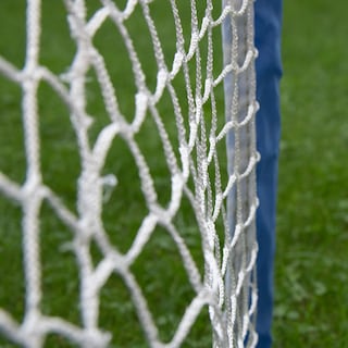 Voetbaltrainer uit Landen beschuldigd van seksueel misbruik van 8-jarige jongen, parket start onderzoek