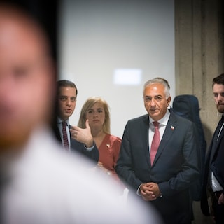 Politieke hoogspanning rond komst Reza Pahlavi: ook gepland bezoek aan MR-minister Quintin lijkt geschrapt