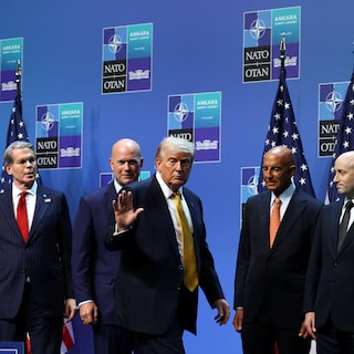 Live - Trump noemt NAVO-top groot succes • Erdogan gaf revolver aan De Wever en andere leiders
