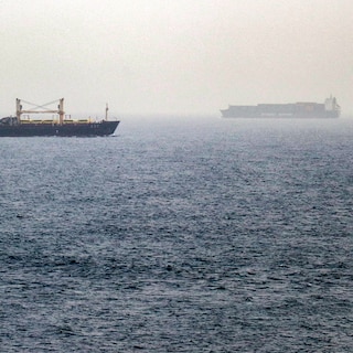 Live - Iran zegt dat het aanvallen heeft opgeschort zolang Amerikaanse offensieven uitblijven • Gesprekken tussen Iran en Oman over Straat van Hormuz