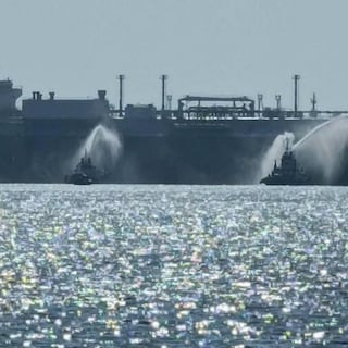 Live - Brand in Egyptische haven na vermoedelijke droneaanval op Amerikaans schip • Trump zweert hard terug te slaan na Iraanse aanval op Amerikaanse militaire basis