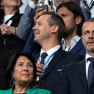 Kevin Lamour, FIFA-topman die Infantino bekritiseerde, verlaat de organisatie