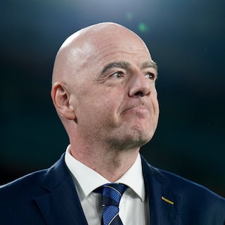 Infantino verder onder druk: ook secretaris-generaal van FIFA en oud-trainer Arsène Wenger bekritiseren aandelenplan