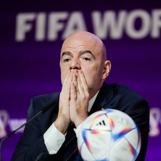 Gianni Infantino roept crisisvergadering van FIFA bijeen na ophef over verkoopplannen voor WK-rechten