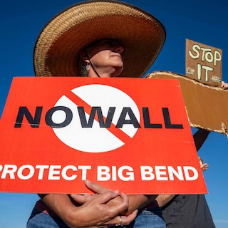 Live - Bouw deel grensmuur met Mexico in nationaal park Texas stilgelegd na breedgedragen kritiek