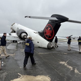 Luchtverkeersleiders te vroeg naar huis vertrokken op dag van dodelijke crash op LaGuardia-luchthaven New York