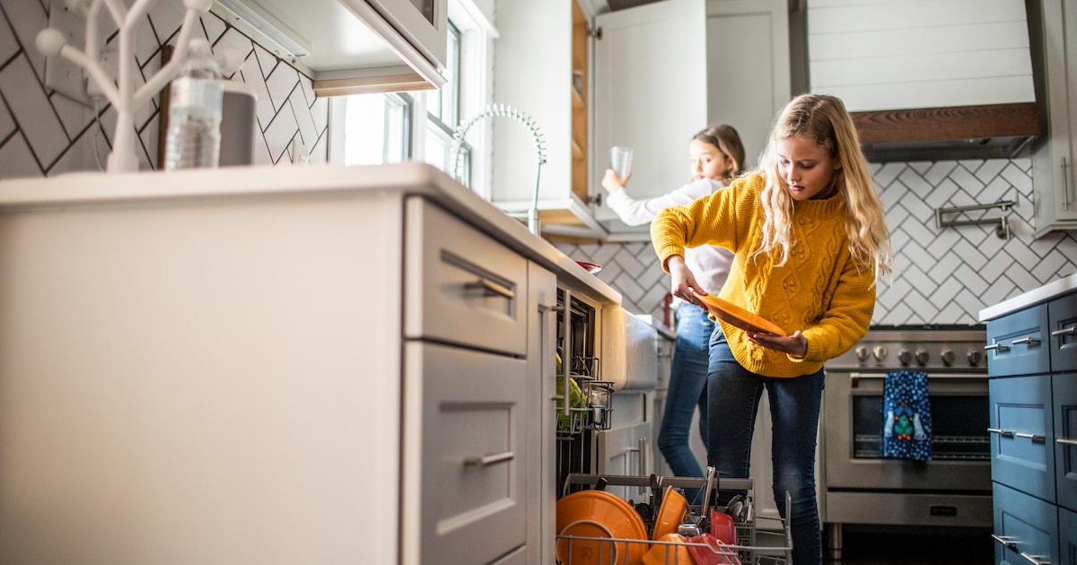 Hoe laat je je kinderen meehelpen in huis, zonder voortdurend te hoeven zeuren?