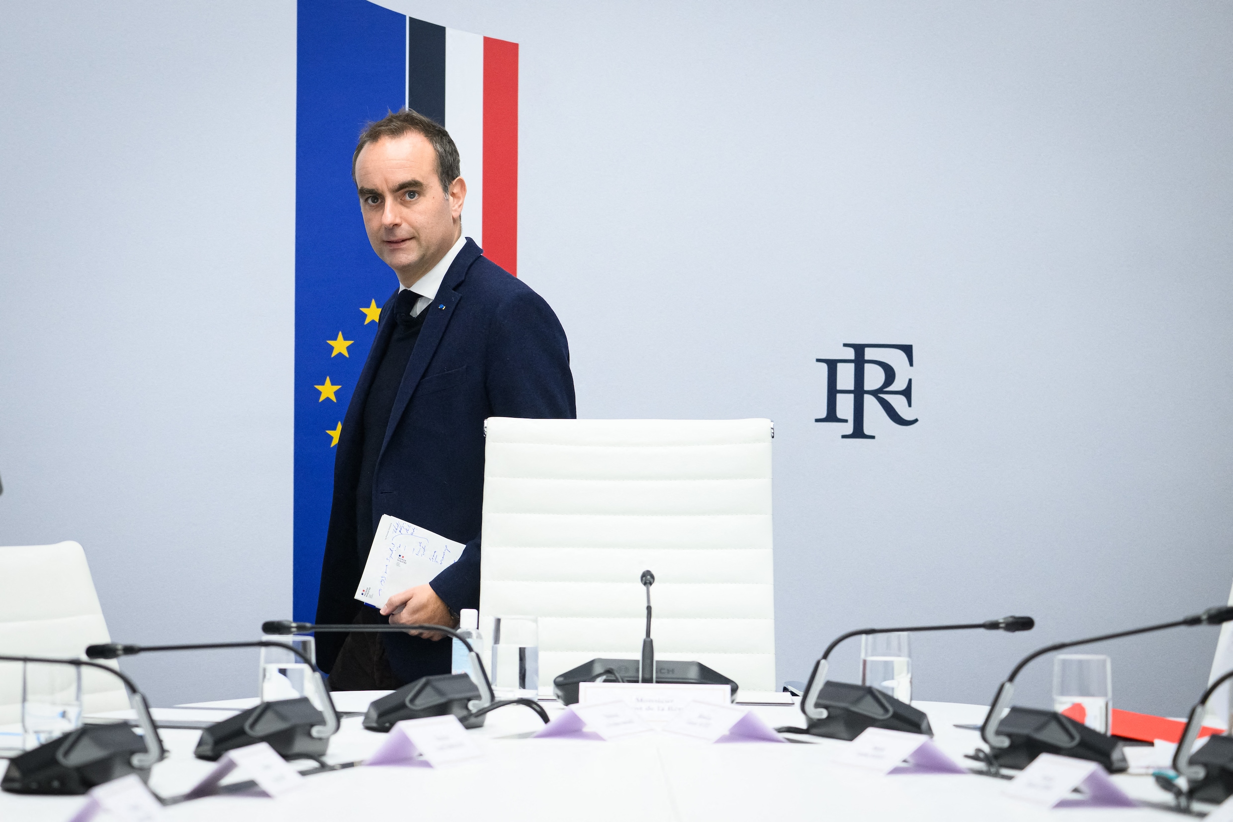 Live: Franse premier belooft ‘massale’ politieontplooiing tijdens ...