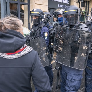 Live - Avondklok in delen van Frankrijk blijft gehandhaafd, zegt minister • 1.435 mensen opgepakt, 267 leden van veiligheidsdiensten gewond geraakt