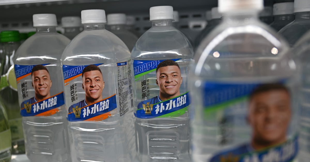 China grijpt in: na Mao-opmerking van Kylian Mbappé zetten bedrijven samenwerking stop, wedstrijden 