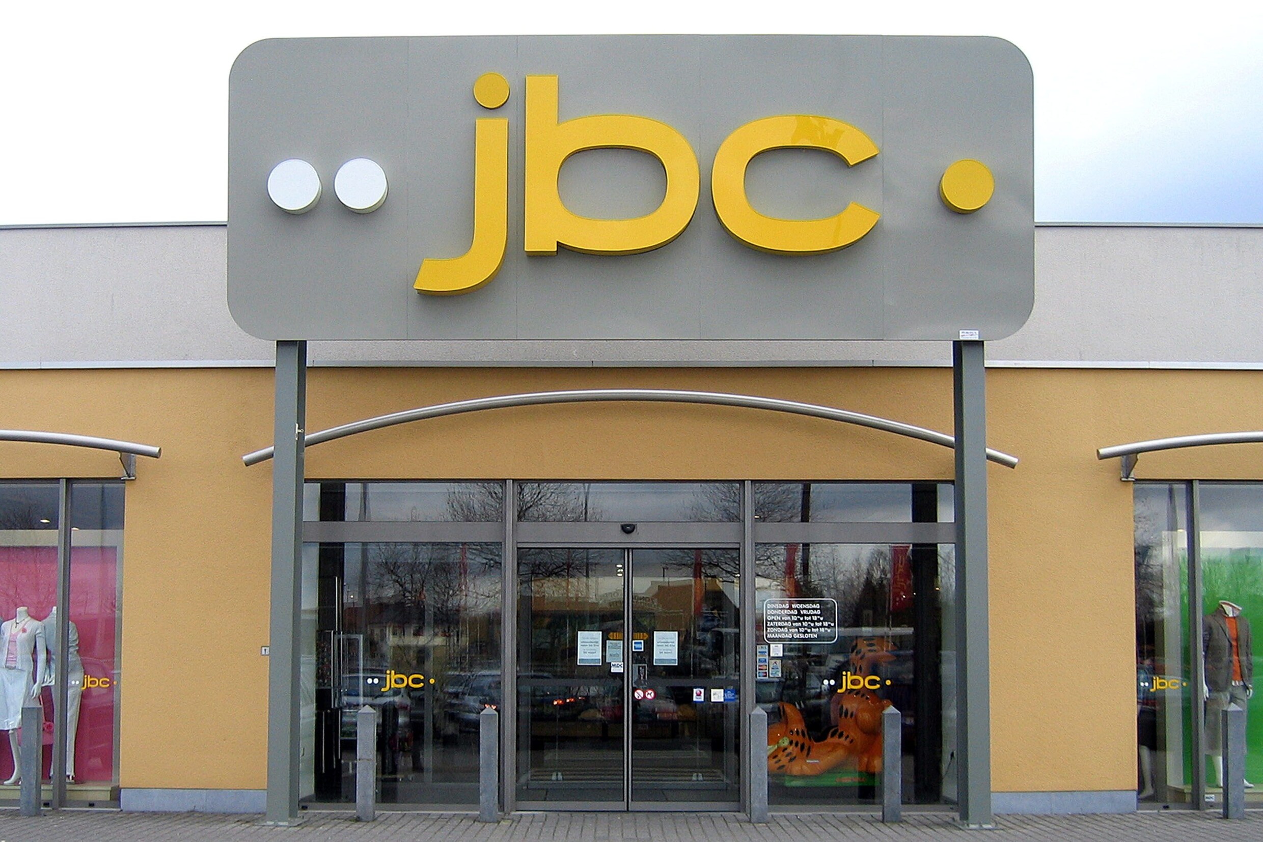 Modeketen JBC neemt sectorgenoot Mayerline over | De Morgen