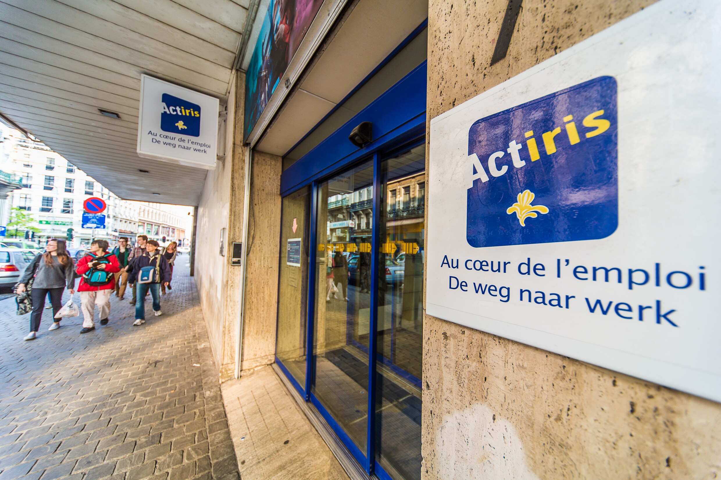 Actiris werkt aan plan om asielzoekers aan job te helpen | De Morgen