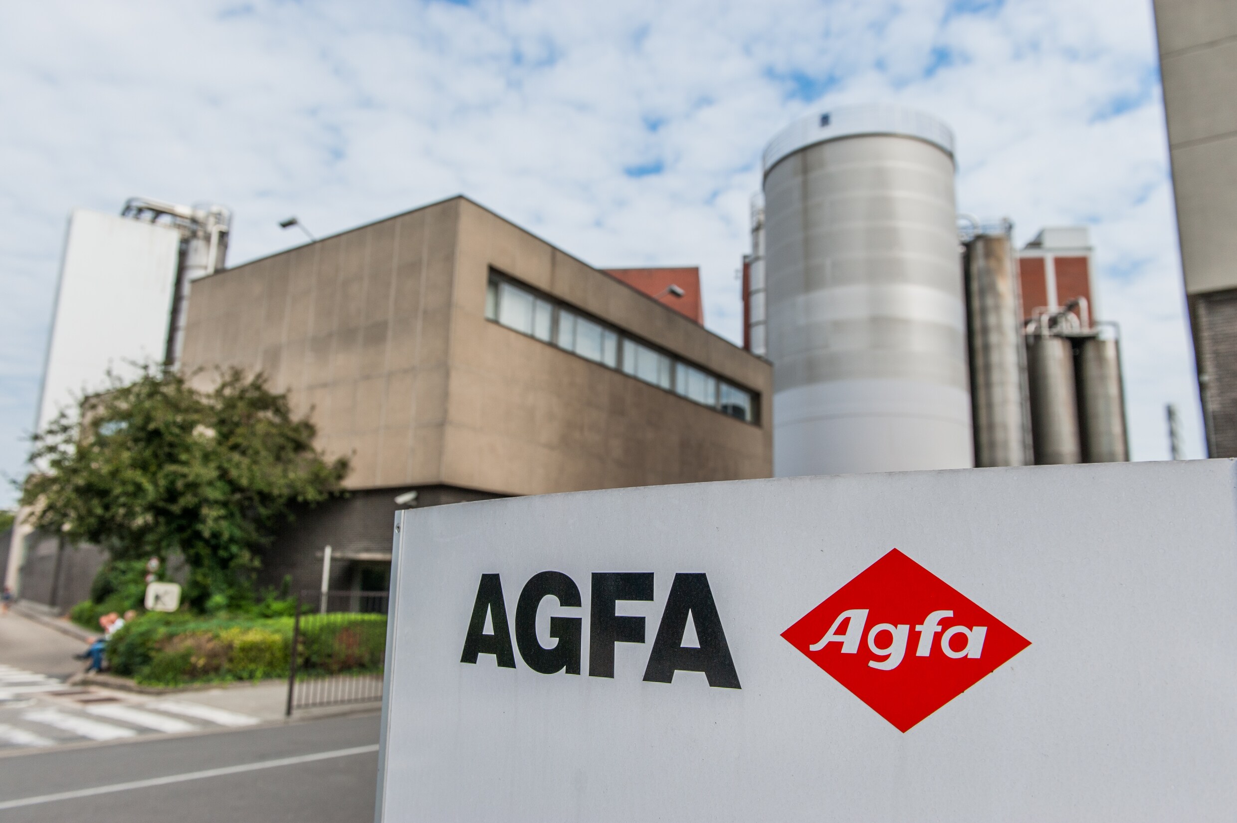 Agfa schrapt 100 jobs | De Morgen
