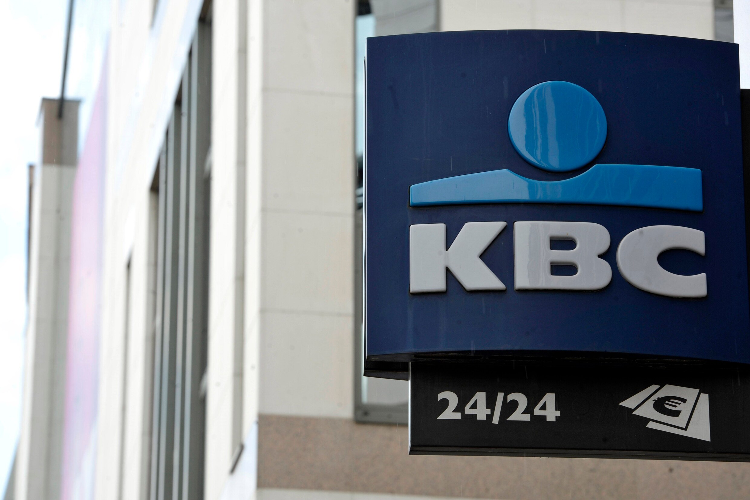 Problemen van de baan: KBC-klanten kunnen weer geld afhalen en online geld beheren