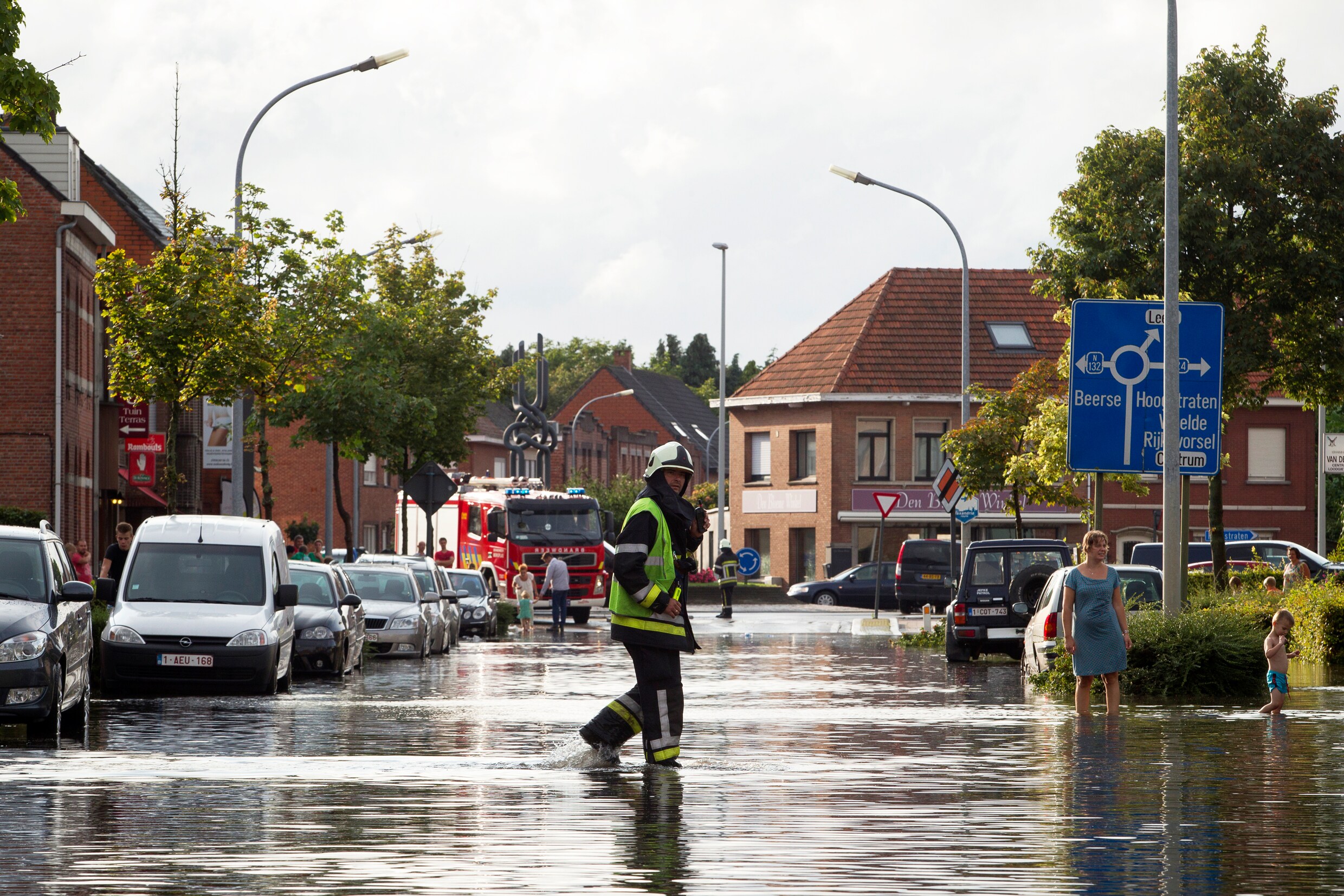 Vlaanderen likt zijn wonden na intens onweer: water oppompen en modder ruimen