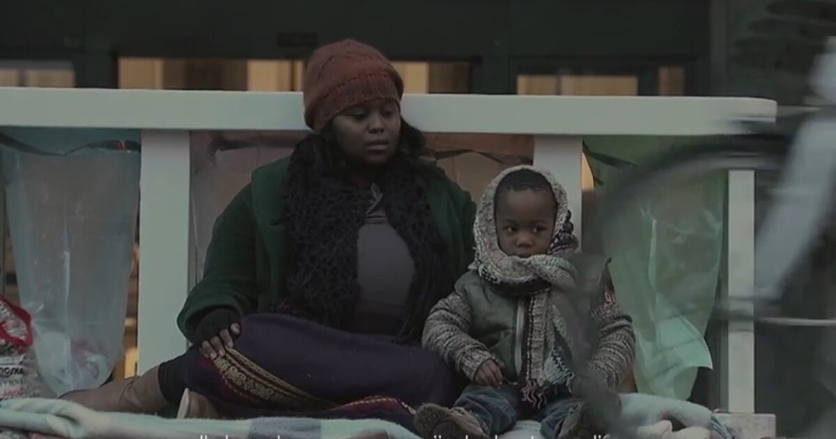 Niemand heeft oog voor deze zwangere vrouw in nood tot Jan Verheyen ...