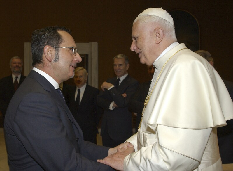 Hoofdredacteur episcopaalse krant stapt op na ruzie met Berlusconi | De ...