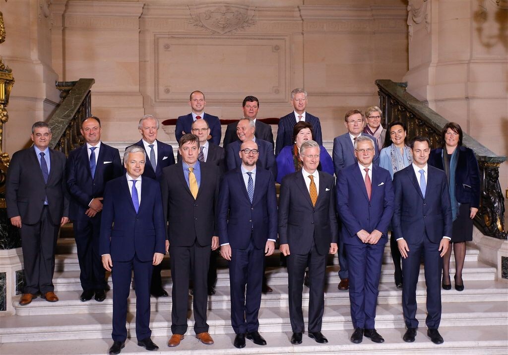 Beste regering, mag ik u enkele vragen stellen? | De Morgen