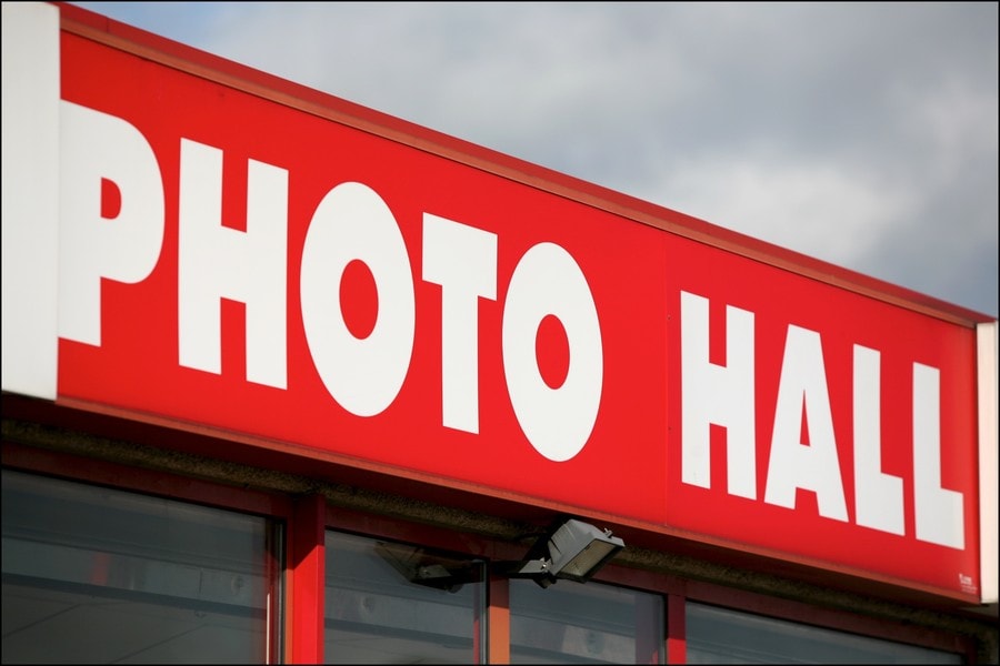 Nieuwe directie Photo Hall behoudt 12 van de 17 winkels | De Morgen