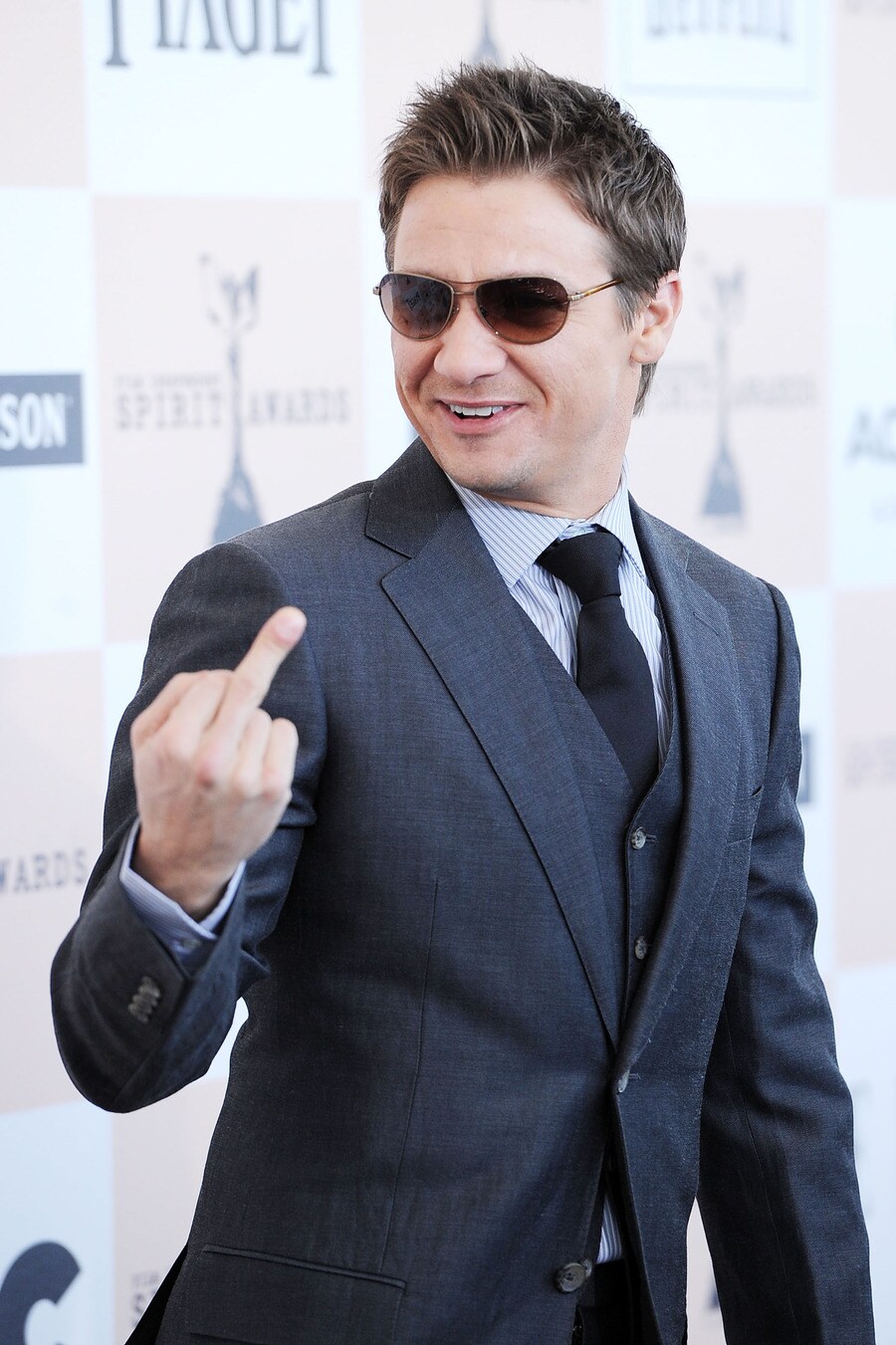 Jeremy Renner verkiest job boven eender welke vrouw | De Morgen, image size:900x1351