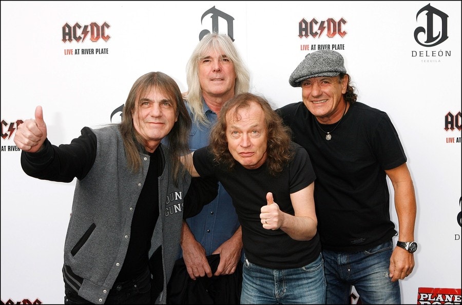 AC/DC wil monument van Bon Scott in Schotland | De Morgen