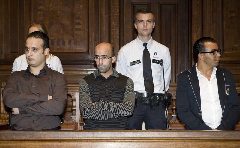 Jury beraadt zich over 13 schuldvragen in zaak-Essakar | De Morgen