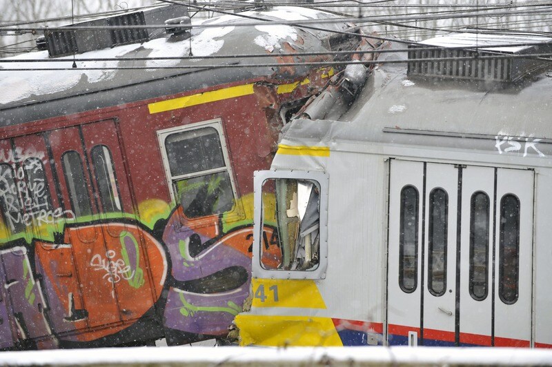 Treinchauffeurs herdenken ramp Buizingen door 19 minuten halt te houden ...