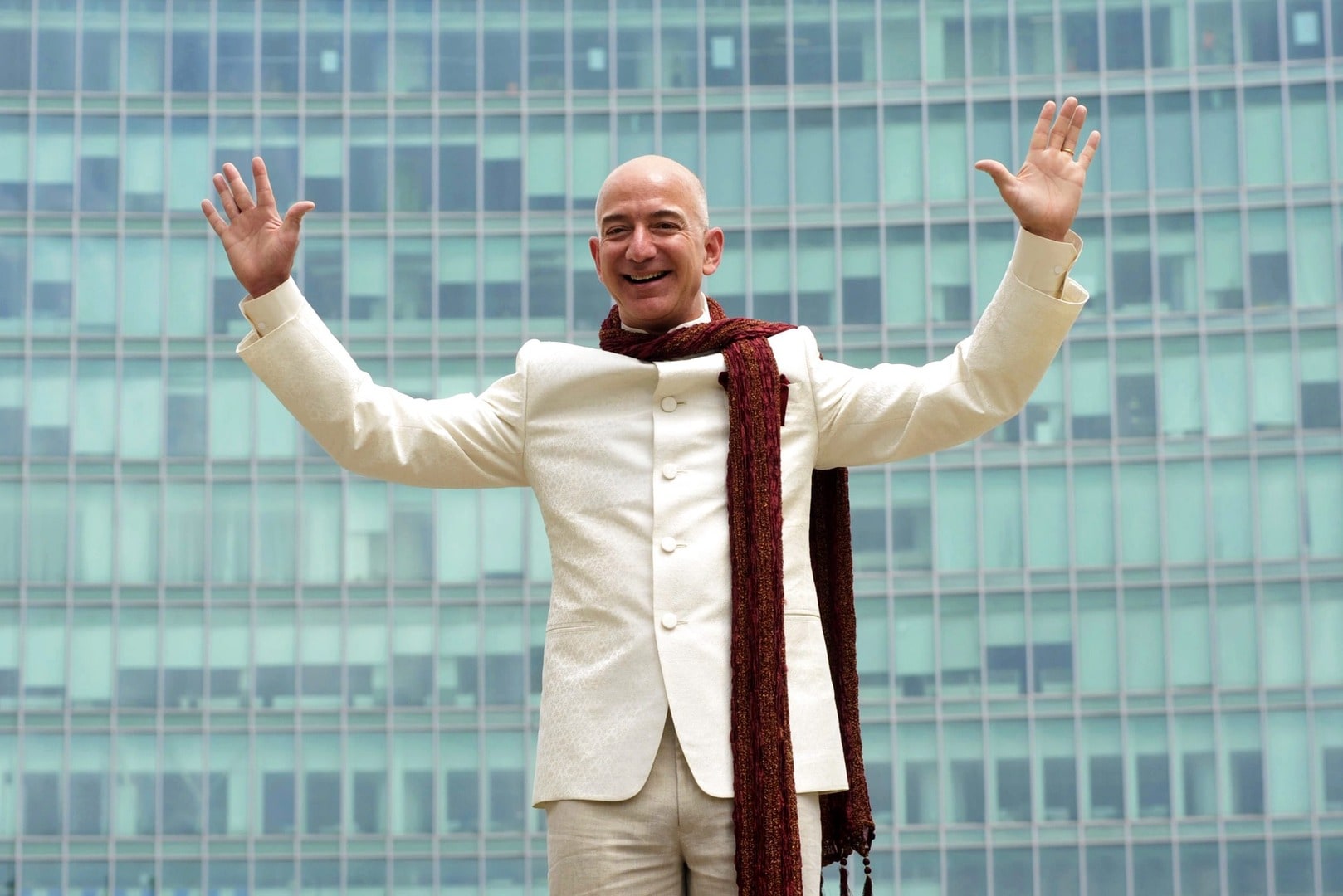 Amazon Plays Rough, So What? | De Morgen