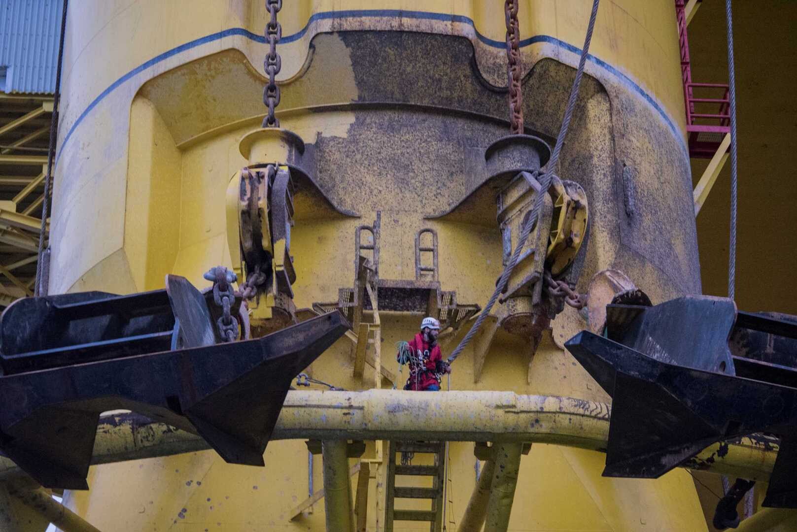 Greenpeace klimt op boorplatform van Shell in Stille Oceaan | De Morgen