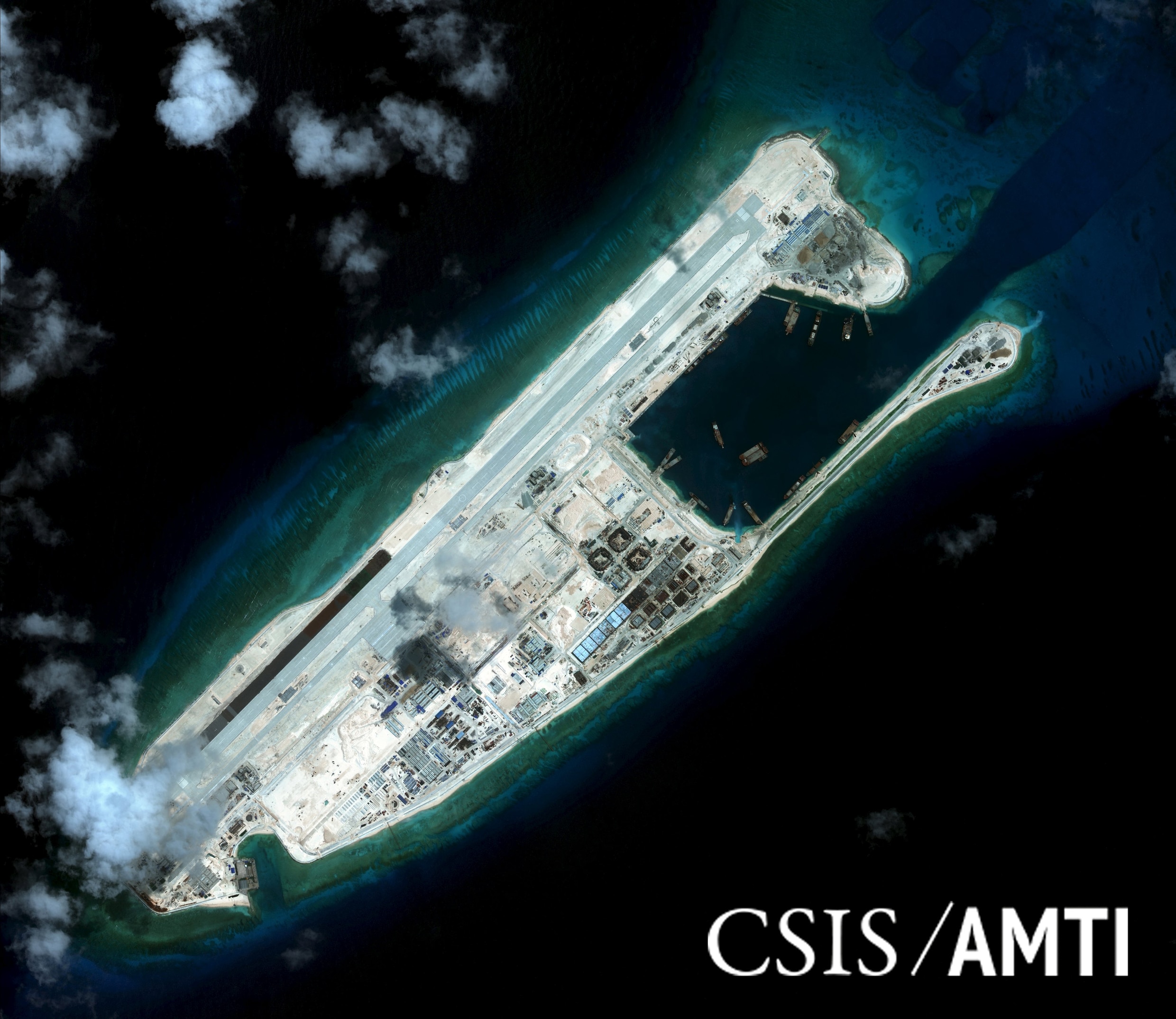 China laat voor het eerst bommenwerpers landen op omstreden eilanden