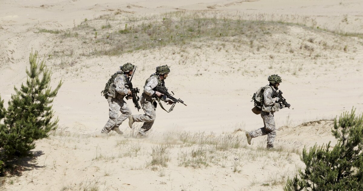 Letland arresteert Russen op militaire basis | De Morgen