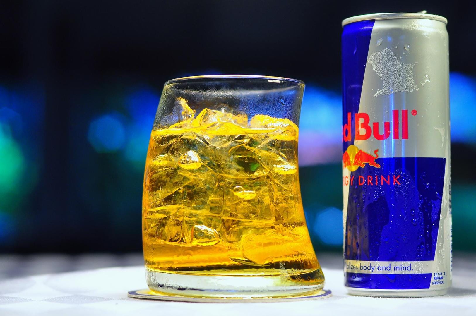 hoeveel blikjes red bull per jaar