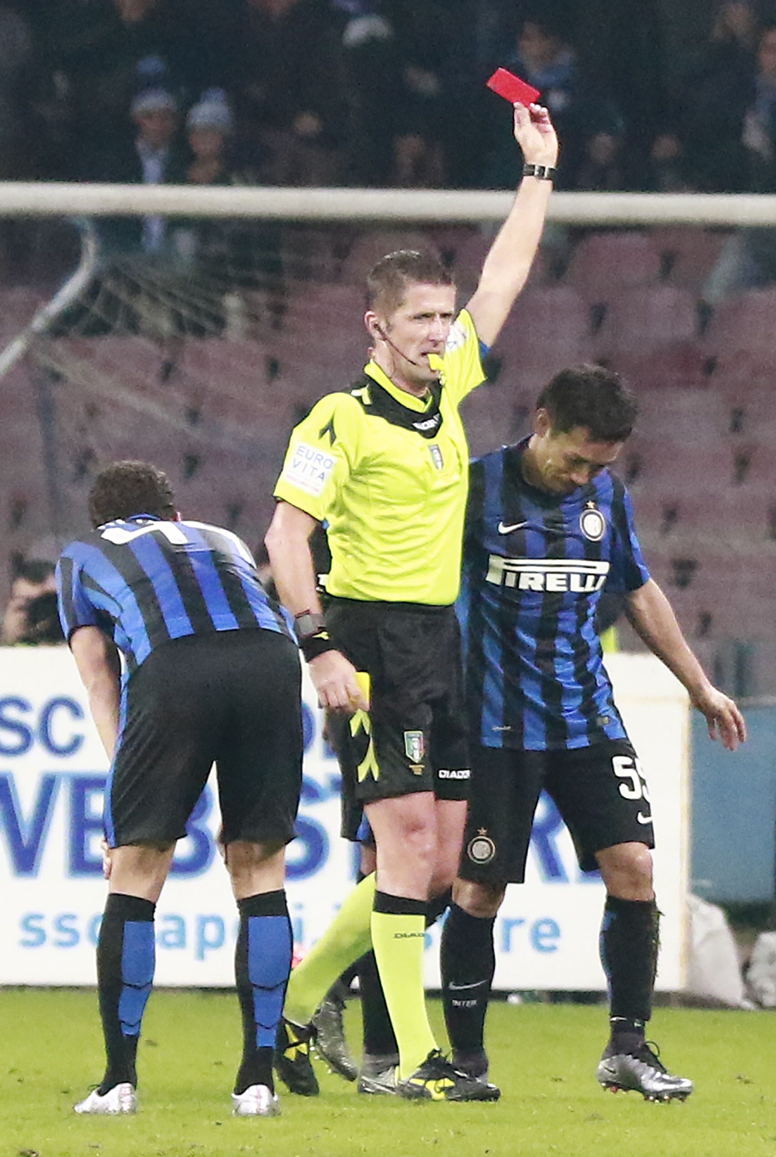 Napoli nieuwe leider na 2-1 zege in topper tegen Inter