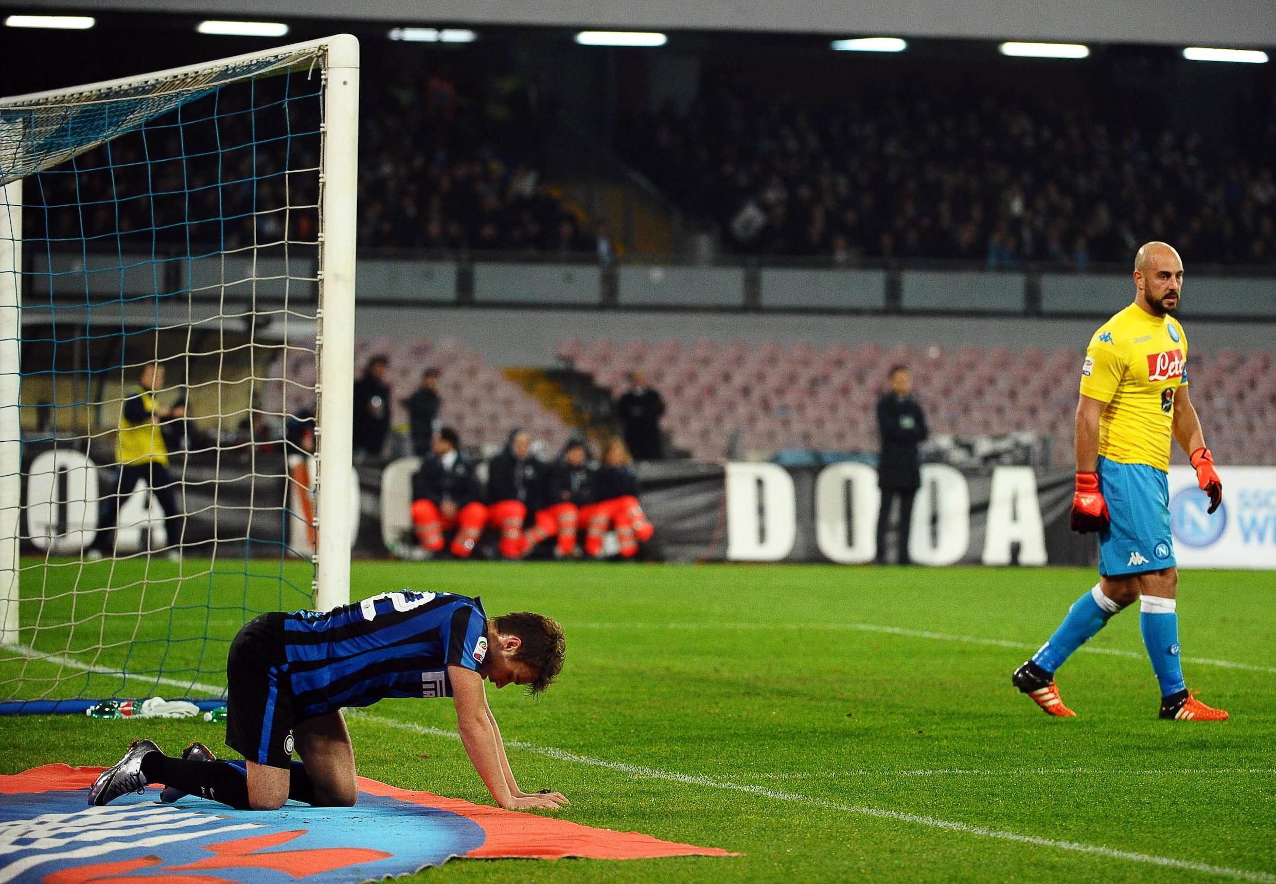 Napoli nieuwe leider na 2-1 zege in topper tegen Inter
