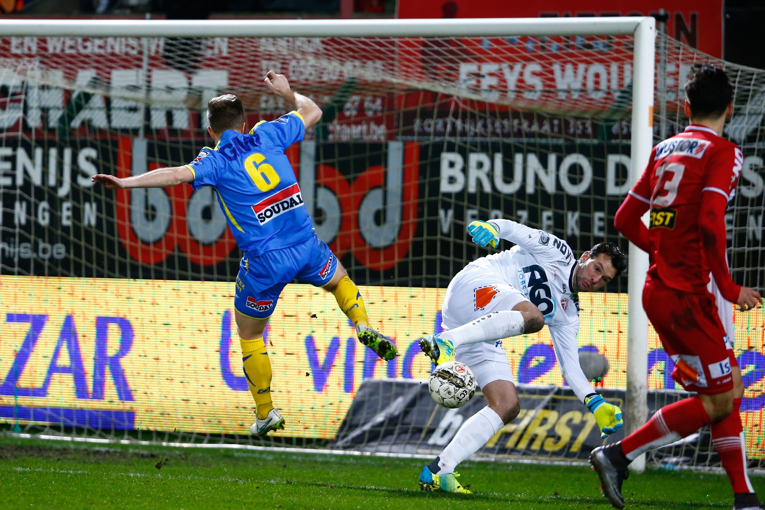 Nummer elf van Gounongbe levert Westerlo hoopgevend punt op in Kortrijk (1-1)